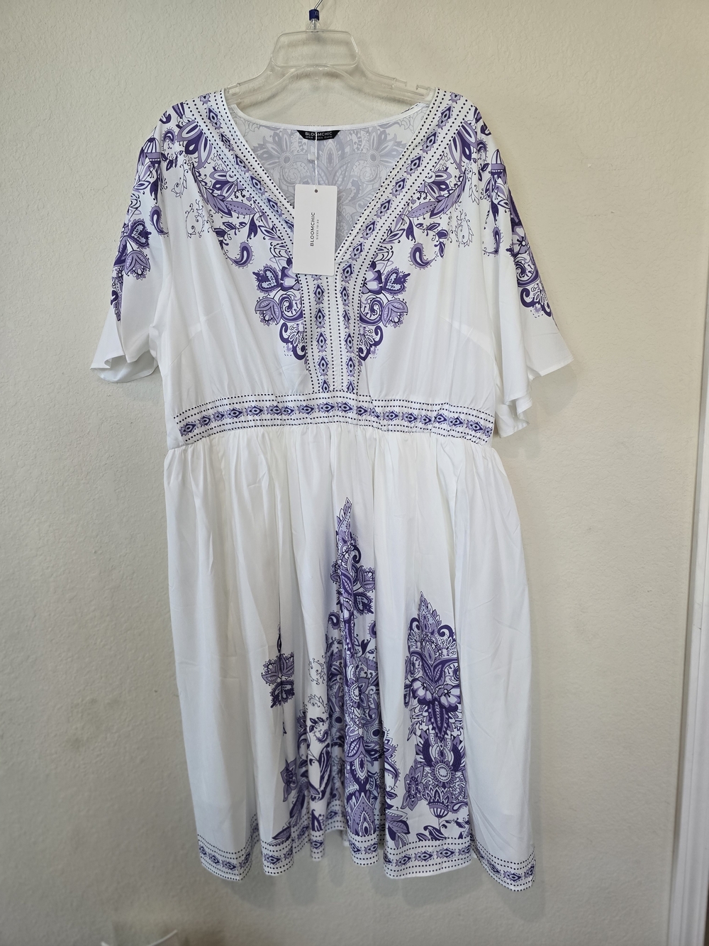 NWOT BloomChic White Midi Dress with Purple Design Sz 18/20